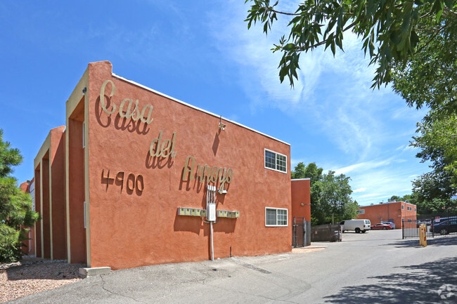 Casa Del Arroyo Apartments