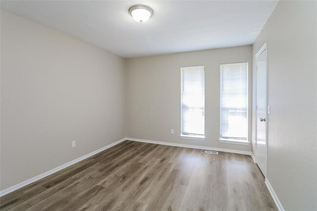 Photo - 8313 NW 105th St