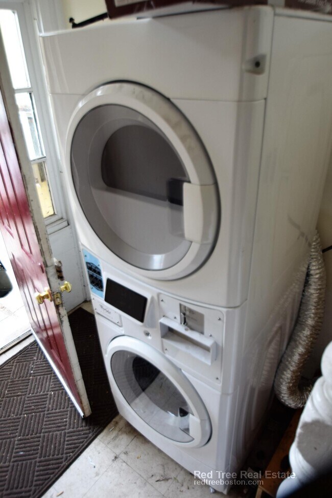 Photo - 1576 Tremont St