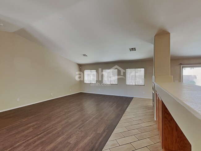 Photo - 2716 Peekskill Ave