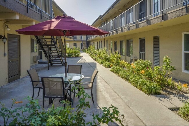 Photo - Heritage Park at Monrovia (Senior 55+)