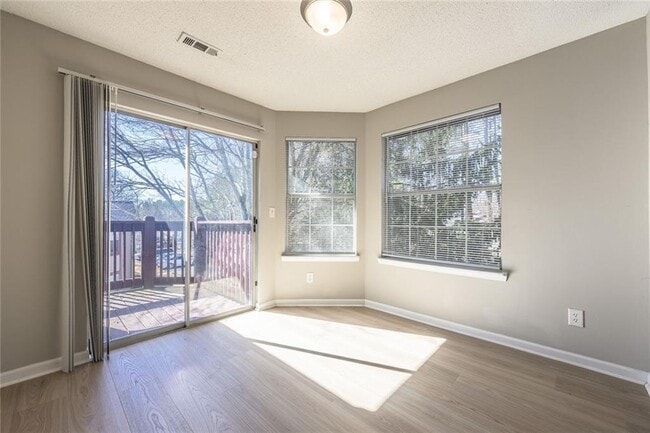 Photo - 1107 Sandy Ln Dr