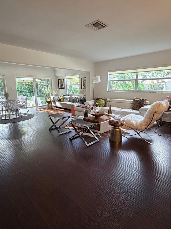 Photo - 2857 N Palm Aire Dr