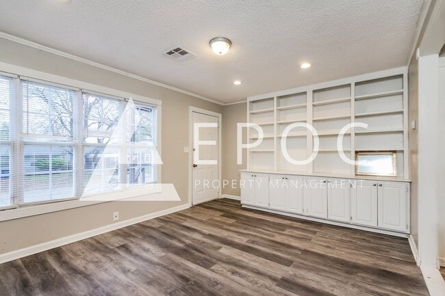 Photo - 1252 N Braden Ave