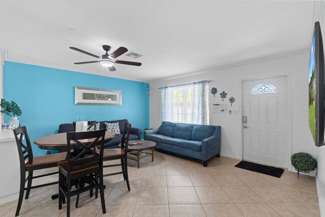 Photo - 311 SW 8th St Apartment Unit ID1047798P