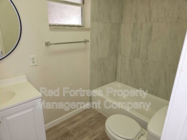 Photo - 720 Karlov St