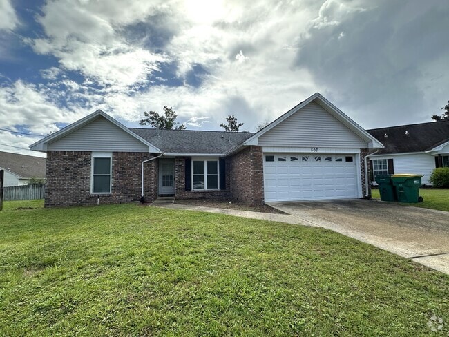 Building Photo - 807 Sparkleberry Cove Rental