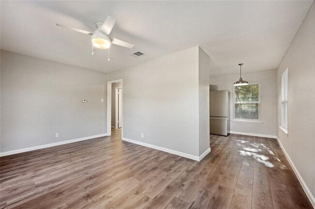 Photo - 2303 Metcalfe Rd