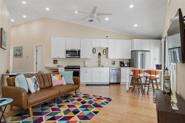 Photo - 1500 9th Ave N