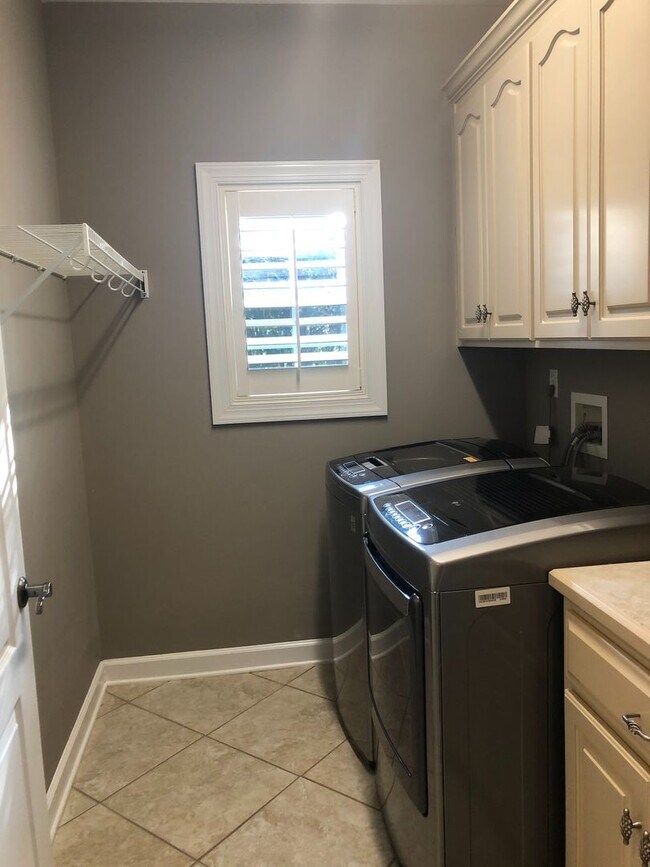 Tartan Pines Subdivision!! Screened In Sal... Rental House Rental in