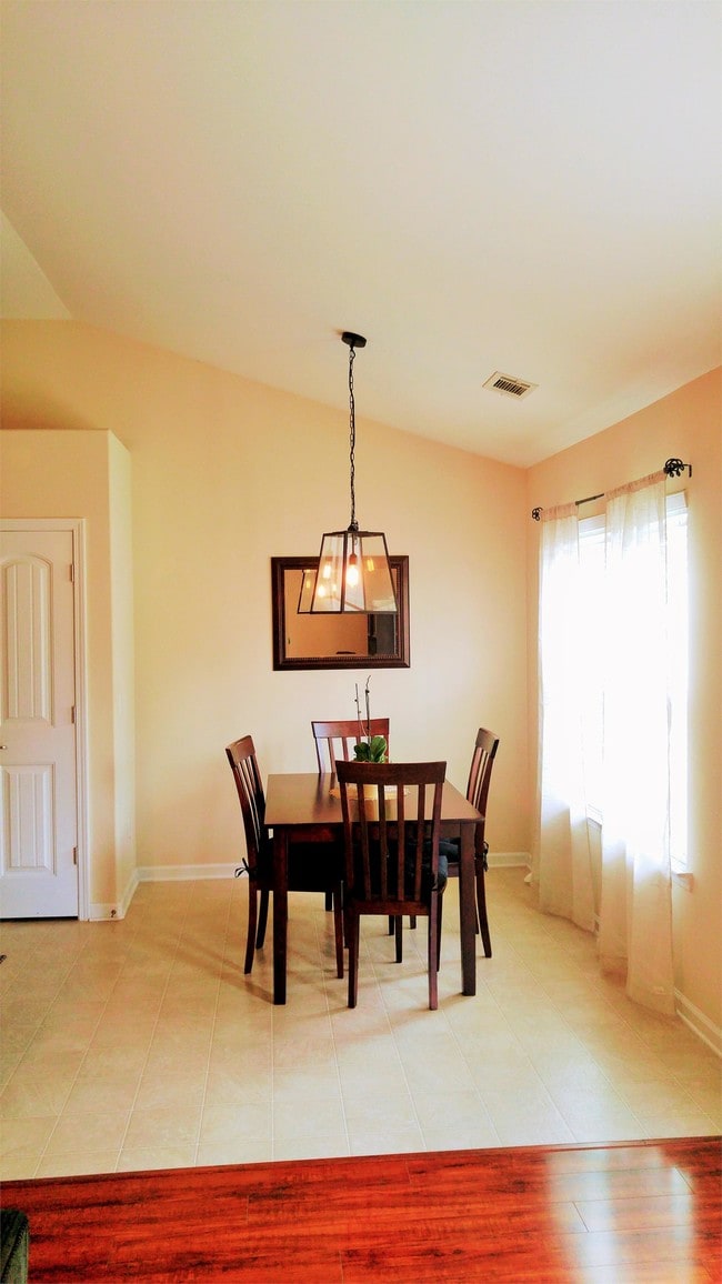 Photo - 34 Twin Oaks Pl