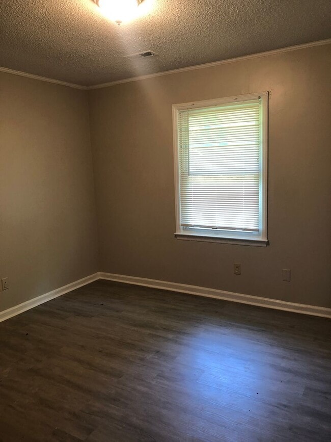 Photo - MOVE-IN READY!