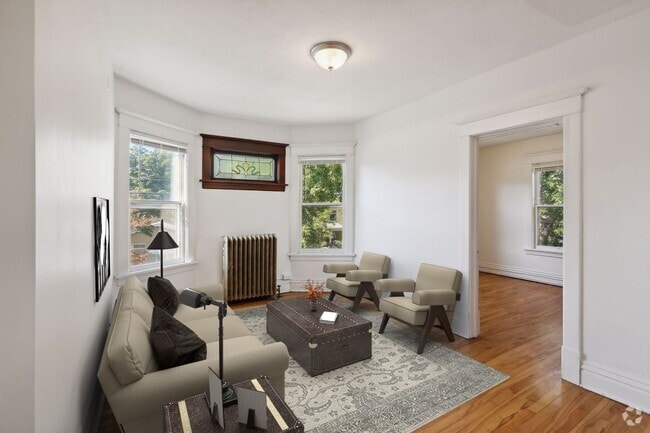 Building Photo - 803-803 5th Ave SE Unit 803 5th Ave SE Rental