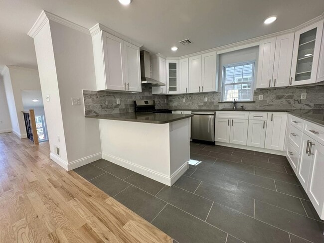 Photo - 139 Court St