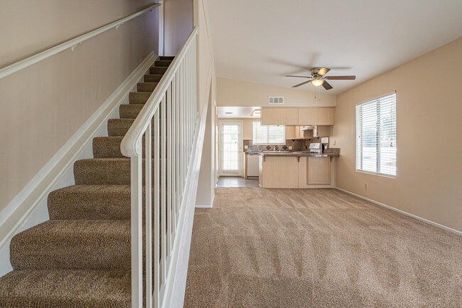Photo - 450 Tava Ln
