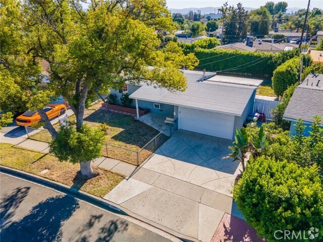 Building Photo - 7865 Cantaloupe Ave Rental