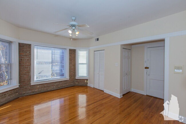Building Photo - 853 W Cornelia Ave Unit 1S Rental