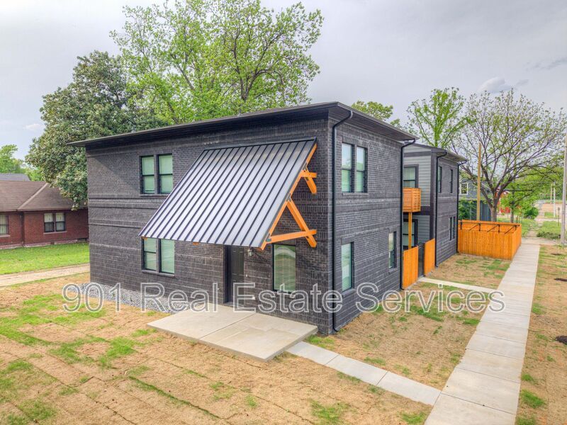 Photo - 1010 North Parkway