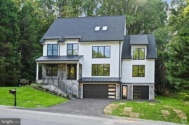 Building Photo - 9615 Locust Hill Dr Rental