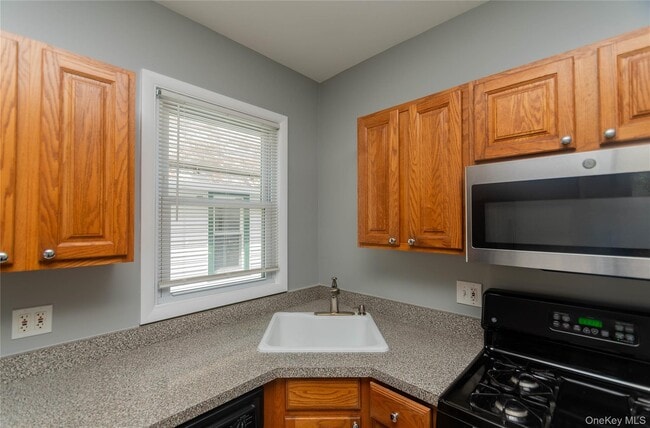 Photo - 15 Taylor Ave