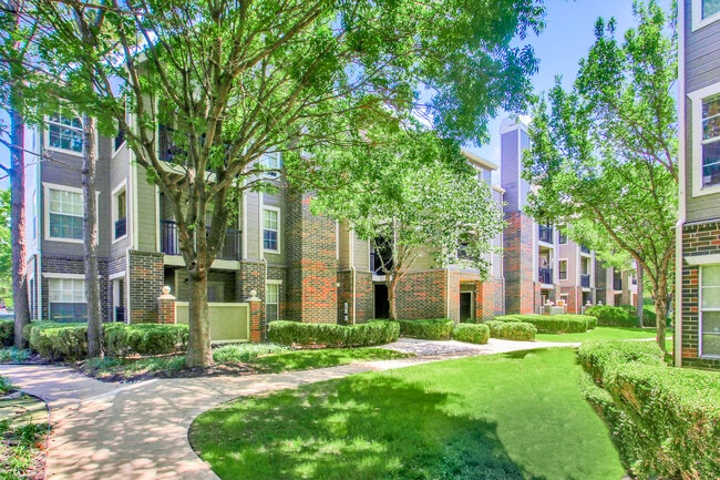 Riverside Park Apartments