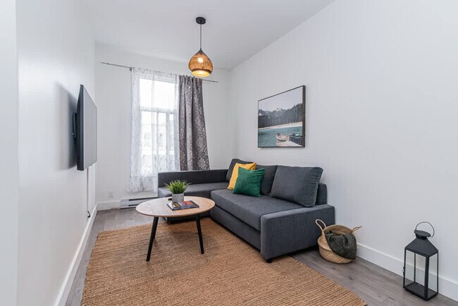 Photo - 4010 Rue Hochelaga Unit SI FL2-ID1543110P