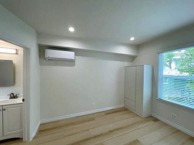 Photo - 10340-10360 Bellwood Ave