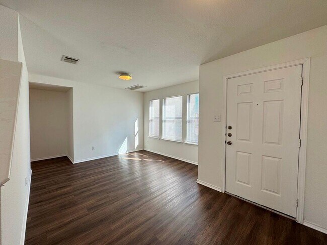 Photo - 2013 Rim Rock Dr