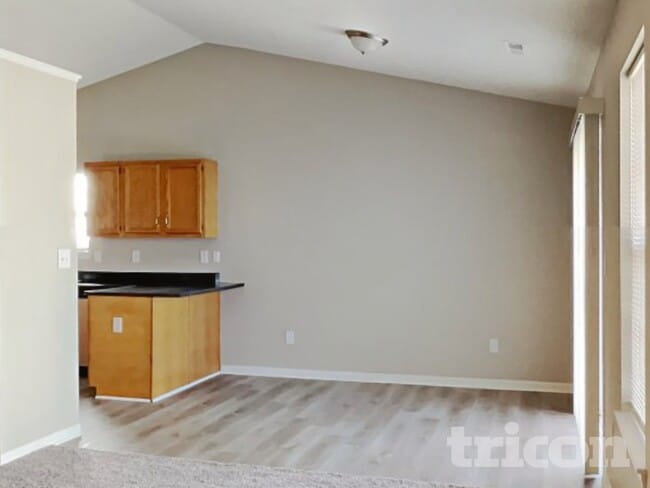 Photo - 2220 Lakecrest Dr