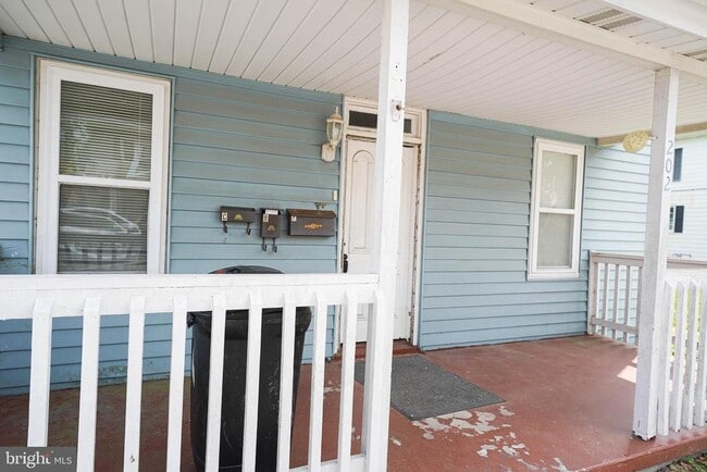Photo - 202 E Grove St Unidad A