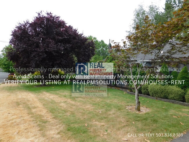 Photo - 2045 SW Huntington Ave