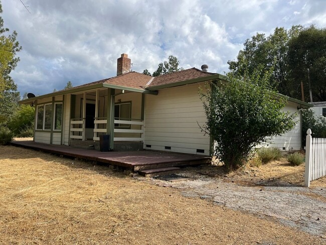 Building Photo - Charming - Off Forni Road - 2 Bdrm, 2 Bath Rental