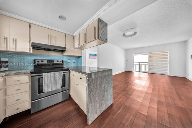 Photo - 8290 Lake Dr Unit 514