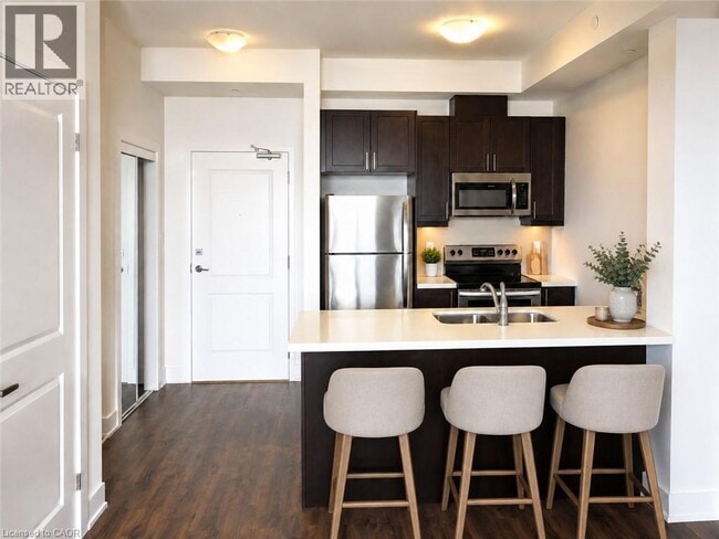 Photo - 101 Shoreview Pl