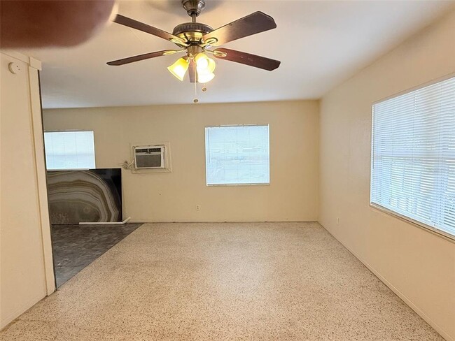 Photo - 4819 Haines Rd N