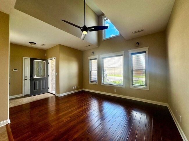Photo - Welcome to this cozy and inviting 2-bedroo...