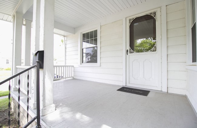 Photo - 701 Hampton Ave