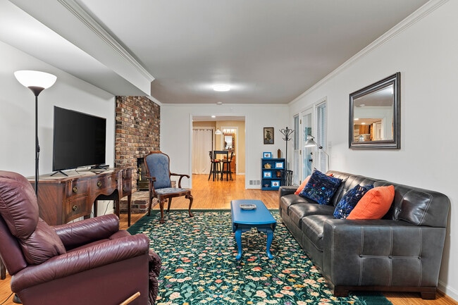Photo - 1170 Kingston Dr NE