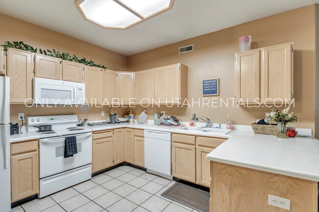 Photo - 455 Belmont Pl