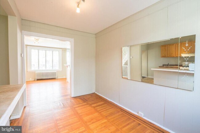 Photo - 5750 N Lambert St