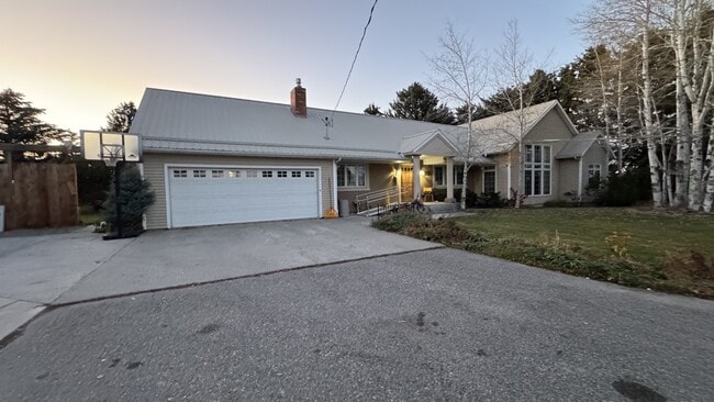 Building Photo - 546 Alaska Frontage Rd