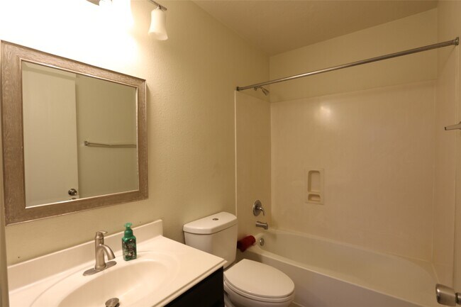 Photo - 13118 Willow Landing Ln