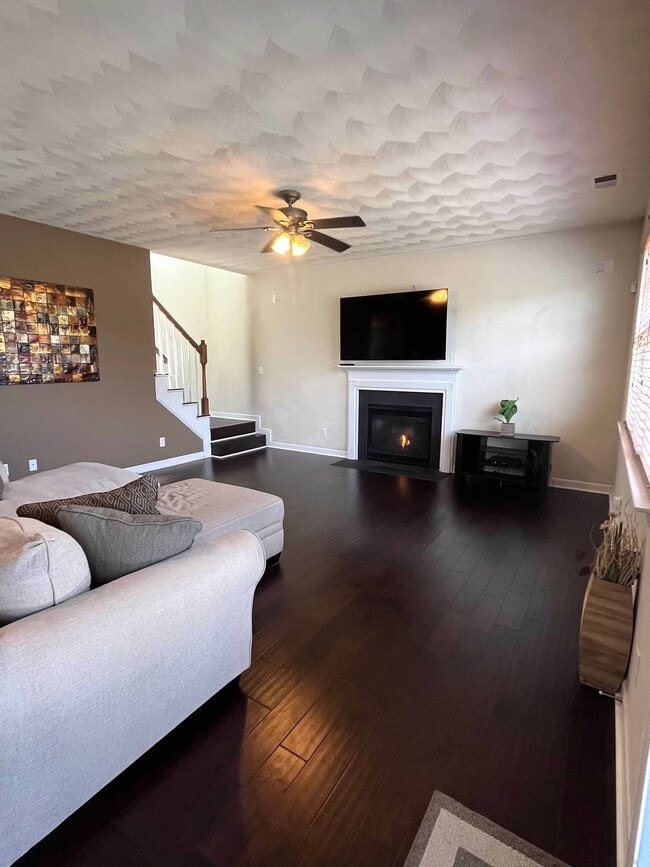 Photo - 1372 Akinburry Rd