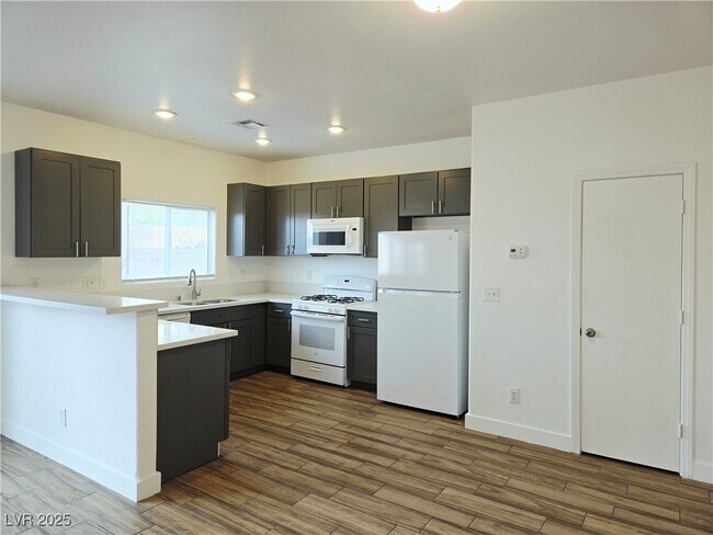 Photo - 1928 Salvation St