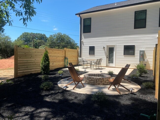 Photo - 207 Potts St Unit 1