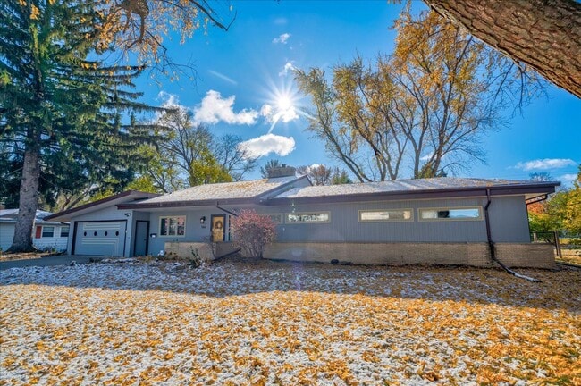 Photo - 5601 Russett Rd