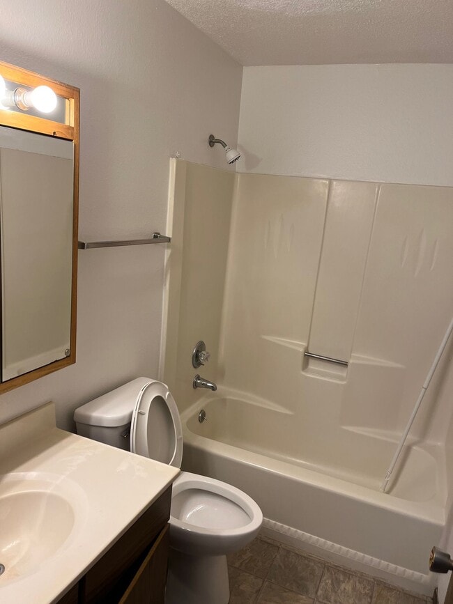 Robinwood Apartments
