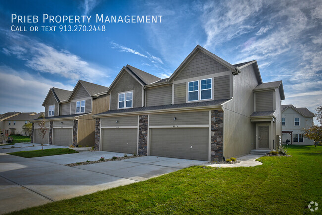 Building Photo - Reserve Townhome - Available NOW