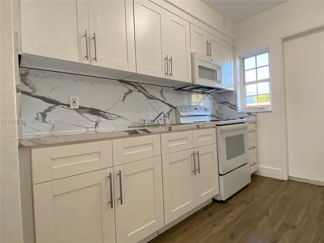 Photo - 3401 SW 9th Terrace Unit 2B