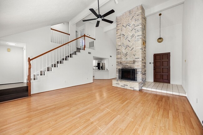 Photo - 2010 Courtshire Ln